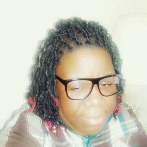 Meet your Posher, Alicia